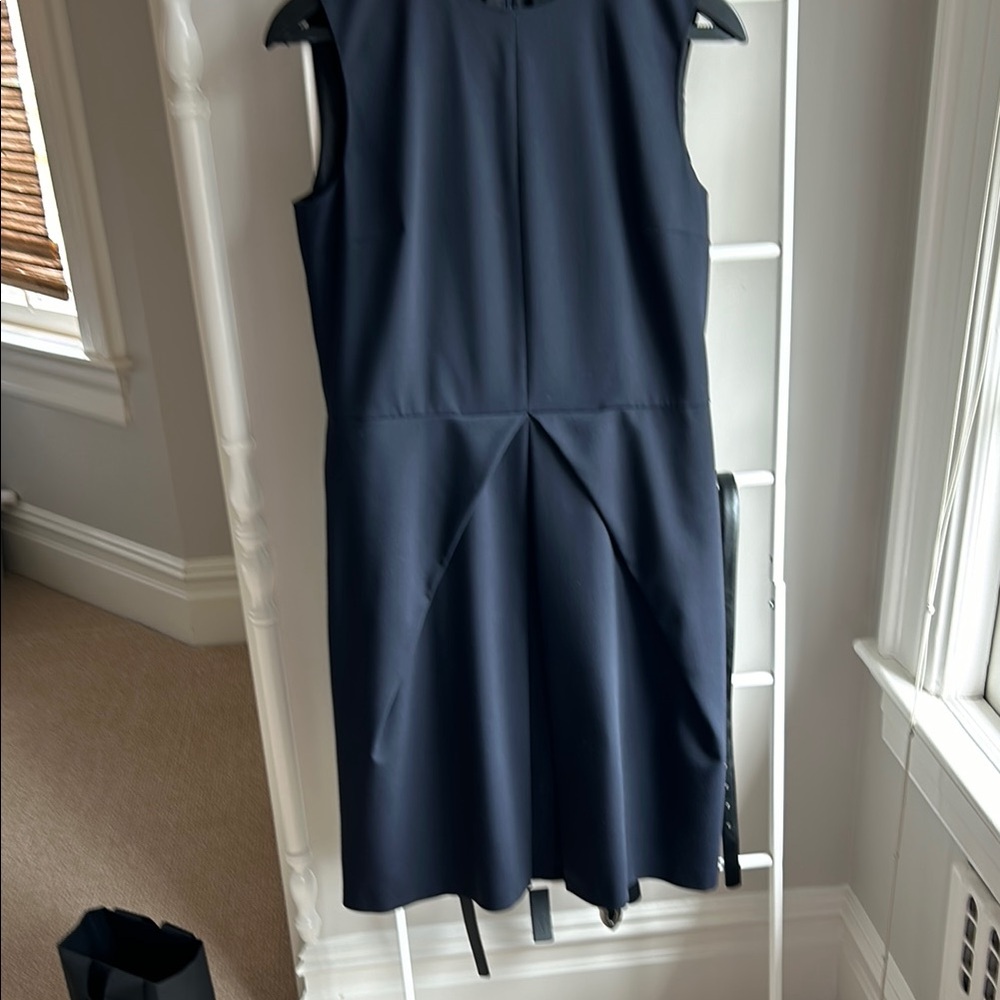 Elegant Dark Navy tropical weight wool Jil Sander sleeveless dress 40